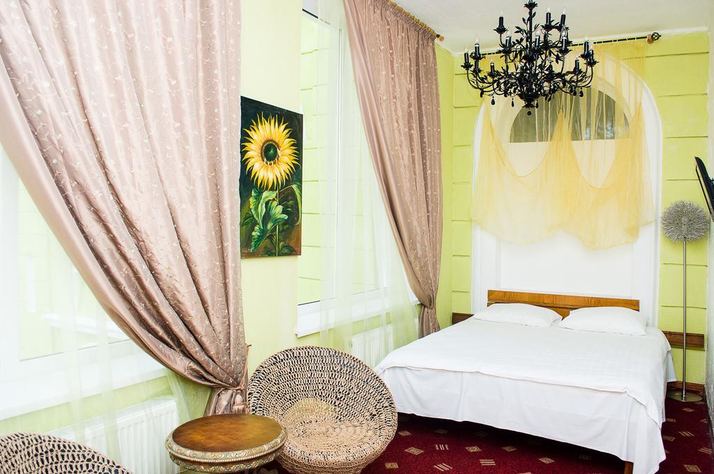 Guest House De Rishelye Odesa Exterior photo